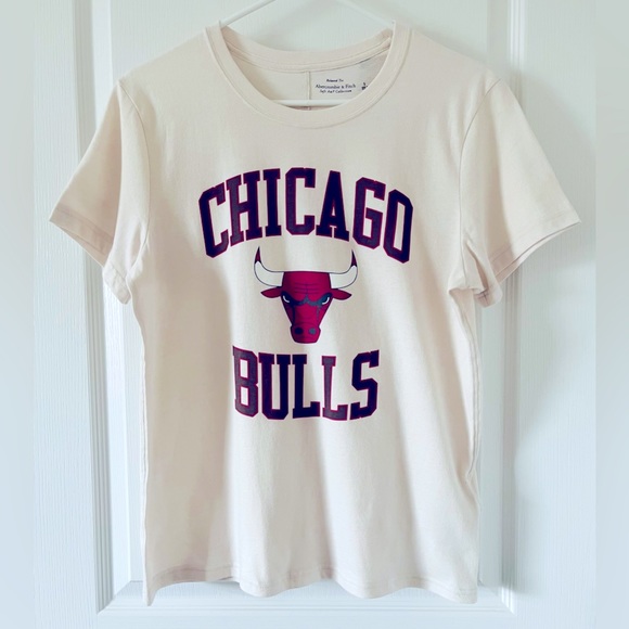 ABERCROMBIE T-SHIRT - CHICAGO BULLS - Picture 1 of 4